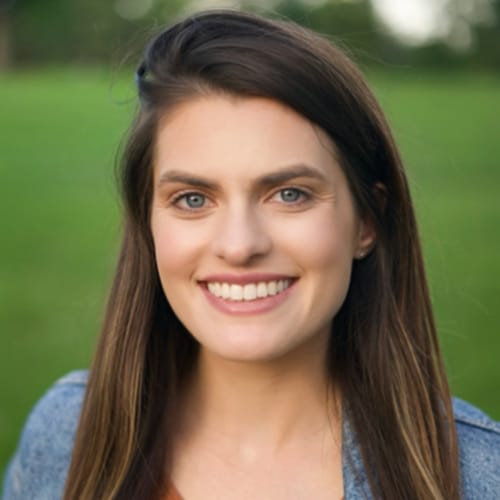 Headshot of Alison Wood, LCSW