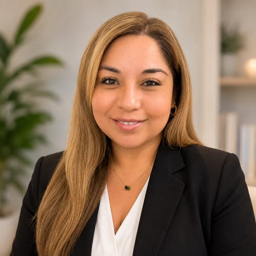 Headshot of Roxana Mercado, LPCC