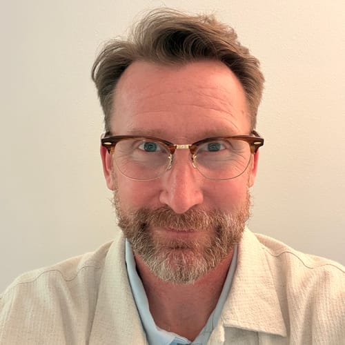 Headshot of Aaron Capen, LMFT