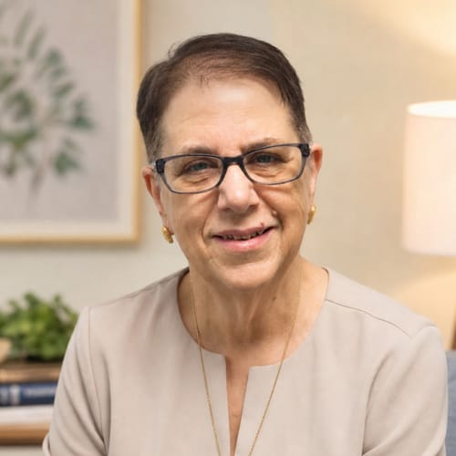 Headshot of Carolyn Nelson, LCSW_C