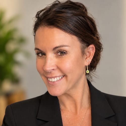 Headshot of Lezley Sexton, LPCMH