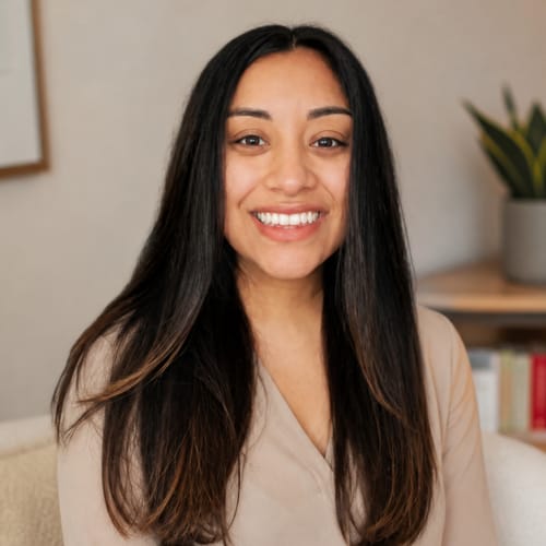 Headshot of Caroline De La Cruz, LPCC