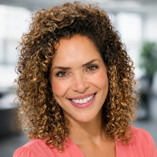 Headshot of Dayani Queiroz, LMHC