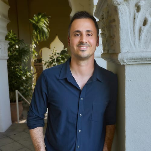 Headshot of Andrew Demirdjian, LCSW