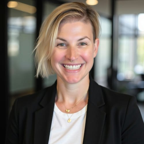 Headshot of Chelsea Decker, LPC