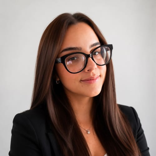 Headshot of Ashley Hinze, LCSW