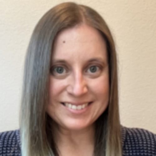 Headshot of Stephanie Mora, LMFT