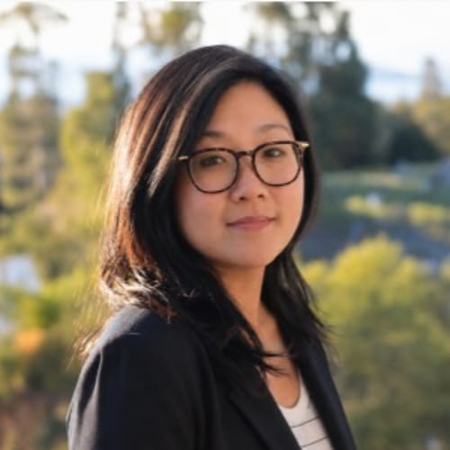 Headshot of Carolyn Shin, LCSW