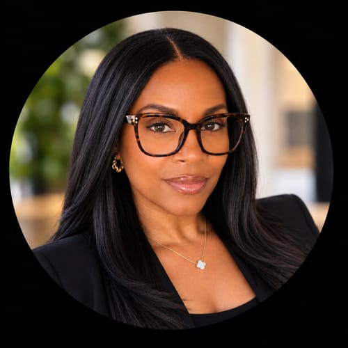 Headshot of Sharaya Wallace-Collins, LMHC