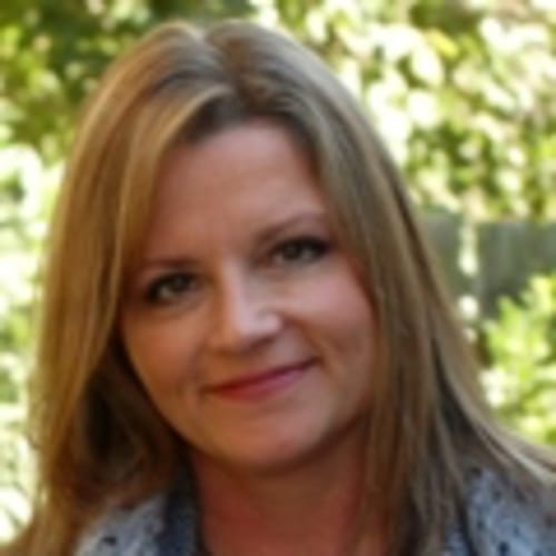 Headshot of Carmen Dennistoun, LPC