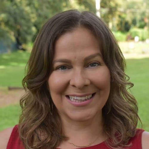 Headshot of Jennifer Rosario, LPC
