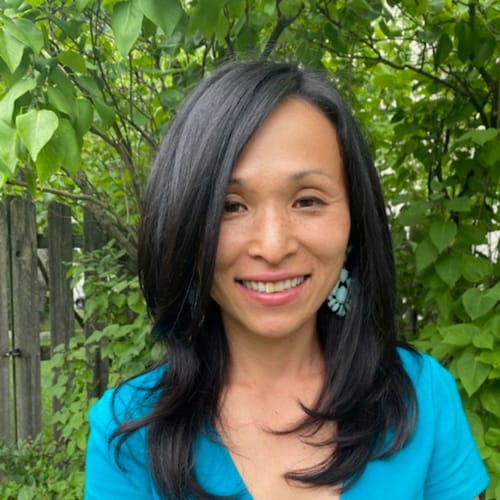 Headshot of Mihoko Taniguchi-Brown, LMFT