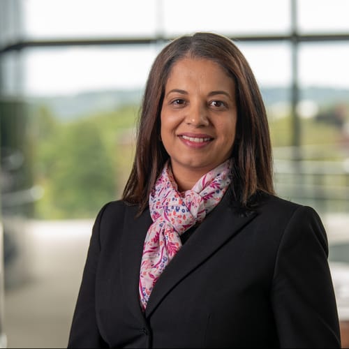 Headshot of Lorraine Gonzalez, LCSW