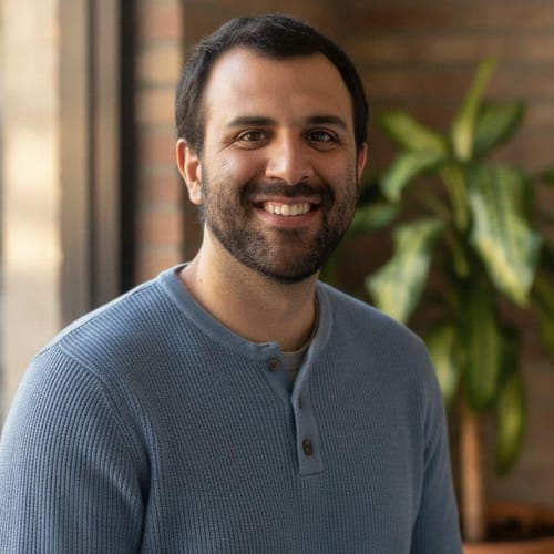 Headshot of Arras Khaledi, LPCC