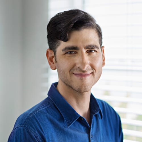 Headshot of Uriel Blumstein, LCSW
