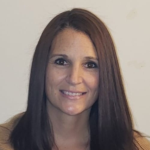 Headshot of Lora Larcomb, LMFT