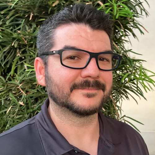 Headshot of Edward De Anda, LICENSED_PSYCHOLOGIST