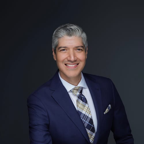 Headshot of Oscar Tagle, LPC