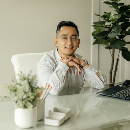 Headshot of Kristofer Generales, APRN