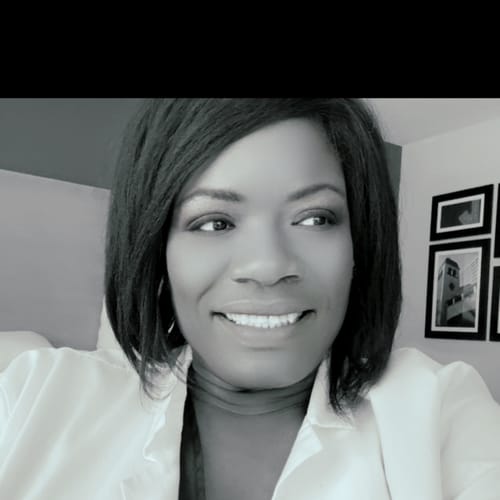 Headshot of Stella Okechukwu, APN