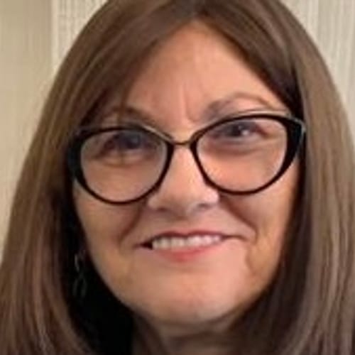 Headshot of Eva Slomovics, LCSW