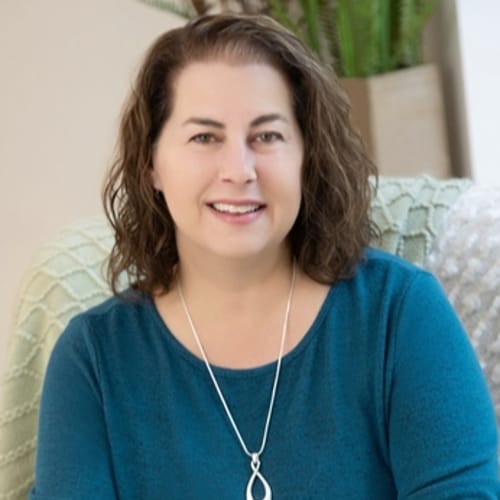 Headshot of Gina Reyes, PSYCHOLOGIST