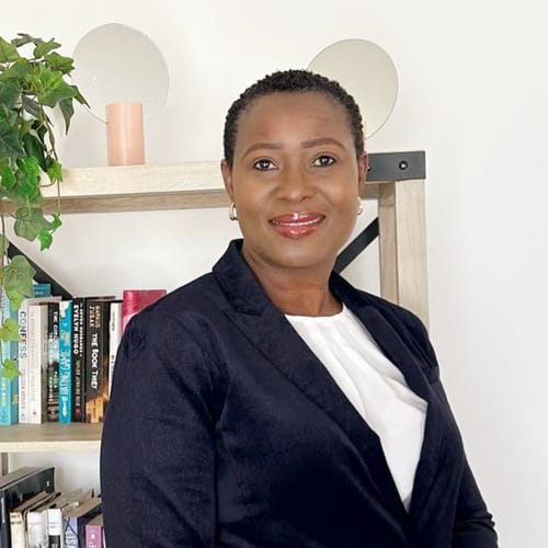 Headshot of Obianuju Makinde-Agu, NP