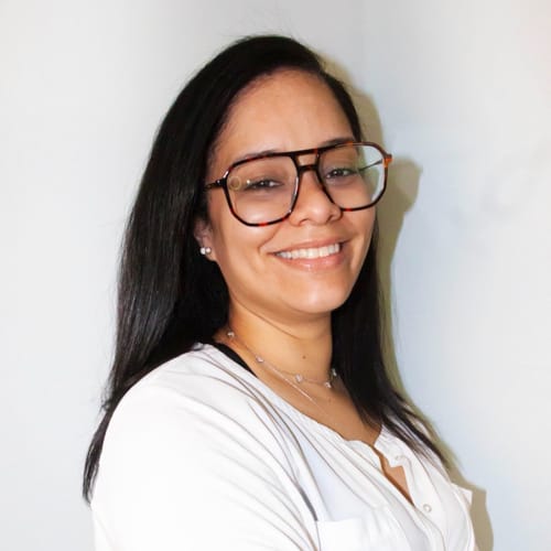 Headshot of Deyanira Rivera, LMHC