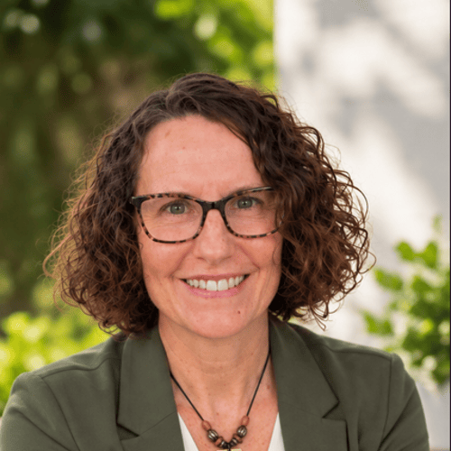 Headshot of Sandra Leonard, LPC