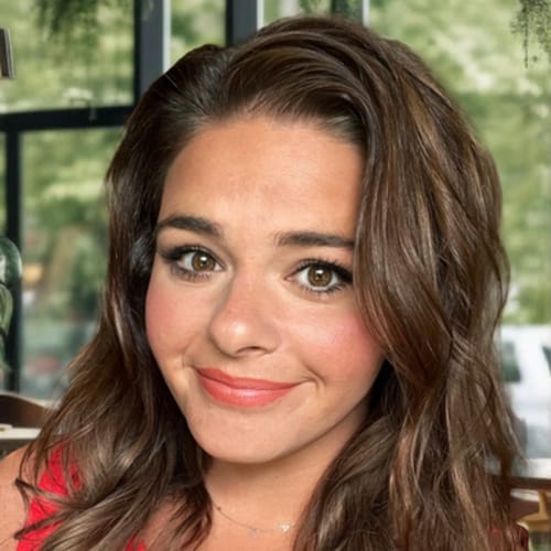 Headshot of Ashley Martinus, LISW