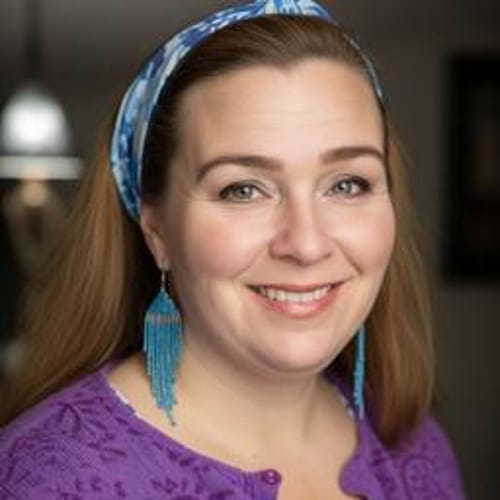 Headshot of Tara Bergeron, LCSW