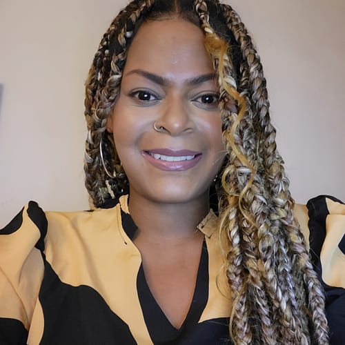 Headshot of Shaynel Roberts, LCSW