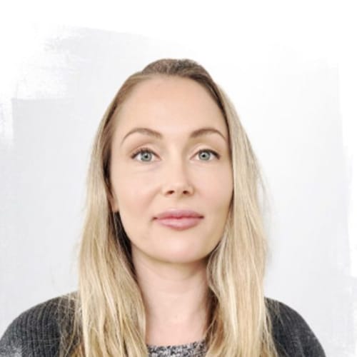 Headshot of Elysia Young, LCSW