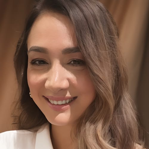Headshot of Lilit Mkhitarian, LCSW