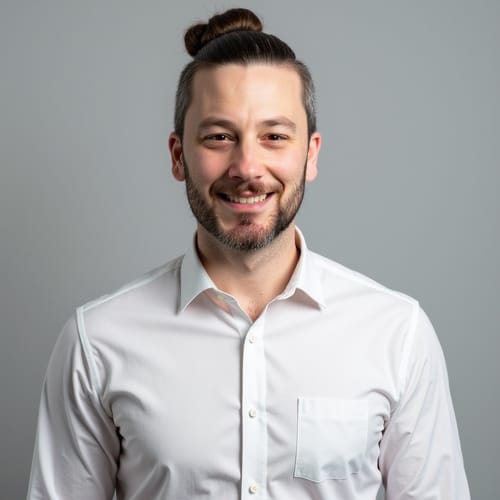 Headshot of Henry Sayre, LICENSED_PSYCHOLOGIST