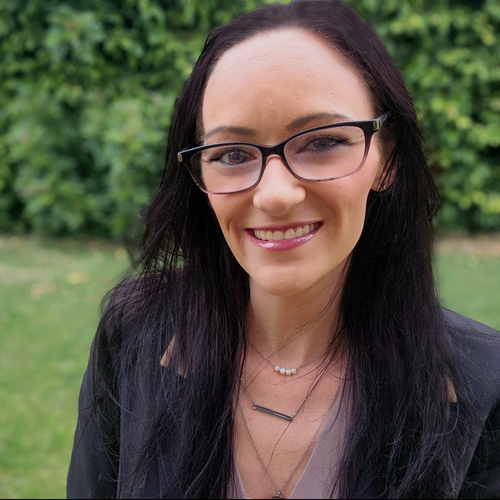 Headshot of Pamela DeRitis, LMFT