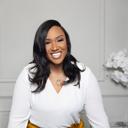 Headshot of Linette Davis, LMHC