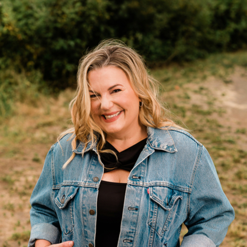 Headshot of Melanie Cool, LMHC
