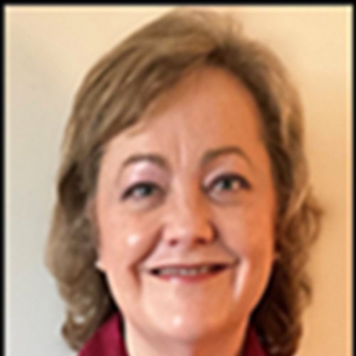Headshot of Leigh Ann Johnson, LICSW