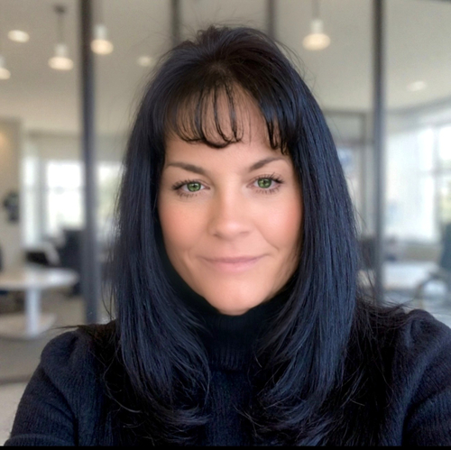 Headshot of Stephanie Hetzel, APN