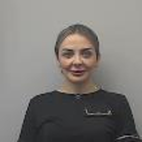 Headshot of Giovana Gomes, LCSW