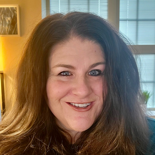 Headshot of Shannon McCarthy, LICSW