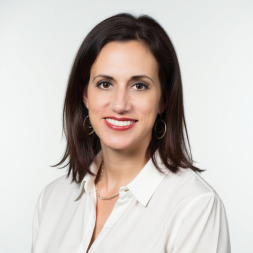 Headshot of Elena Nazario, LICSW