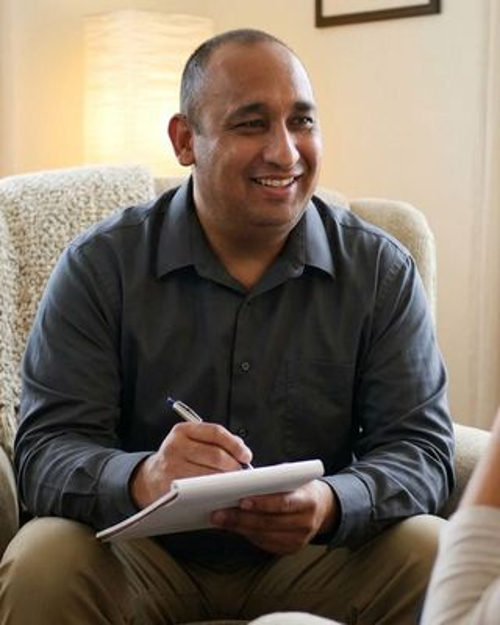 Headshot of Lawrence Algiene, LPC