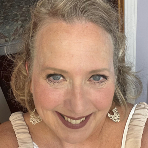 Headshot of Elizabeth Tully, LCSW