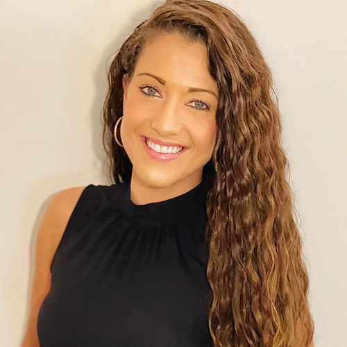 Headshot of Victoria Cabral, APN