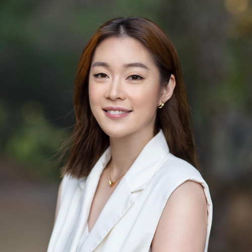 Headshot of Joanna Leung, MFT