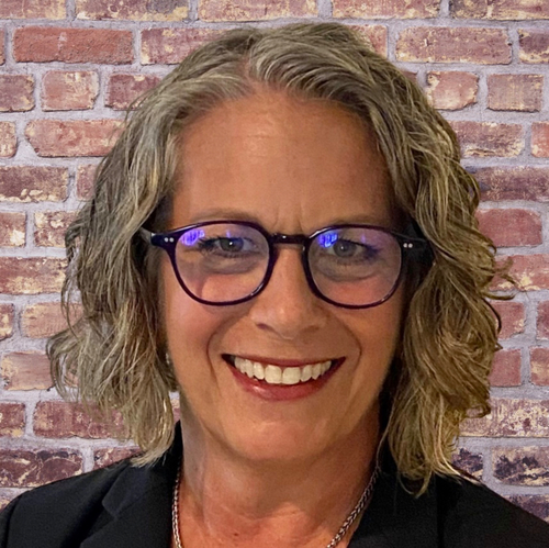 Headshot of Lynn Bradford, PSYCHOLOGIST