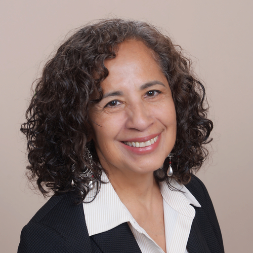 Headshot of Naara Lopez, LMFT