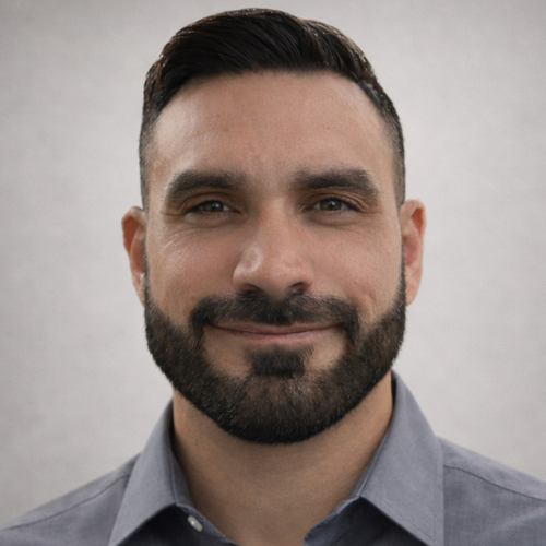 Headshot of Armando León, MD